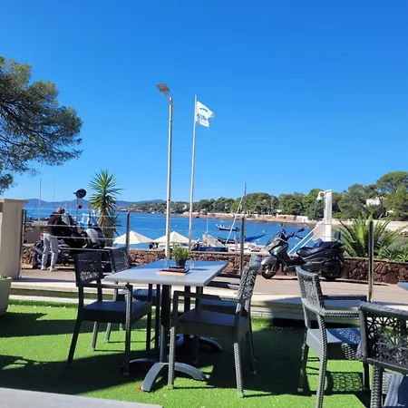 T3 Rdj South, Sea Exit From Apartment Saint-Raphael (Var)