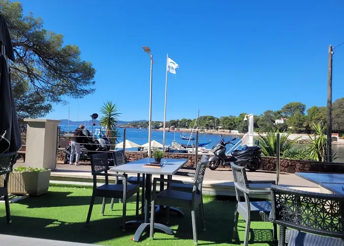 T3 Rdj South, Sea Exit From Apartment Saint-Raphaël